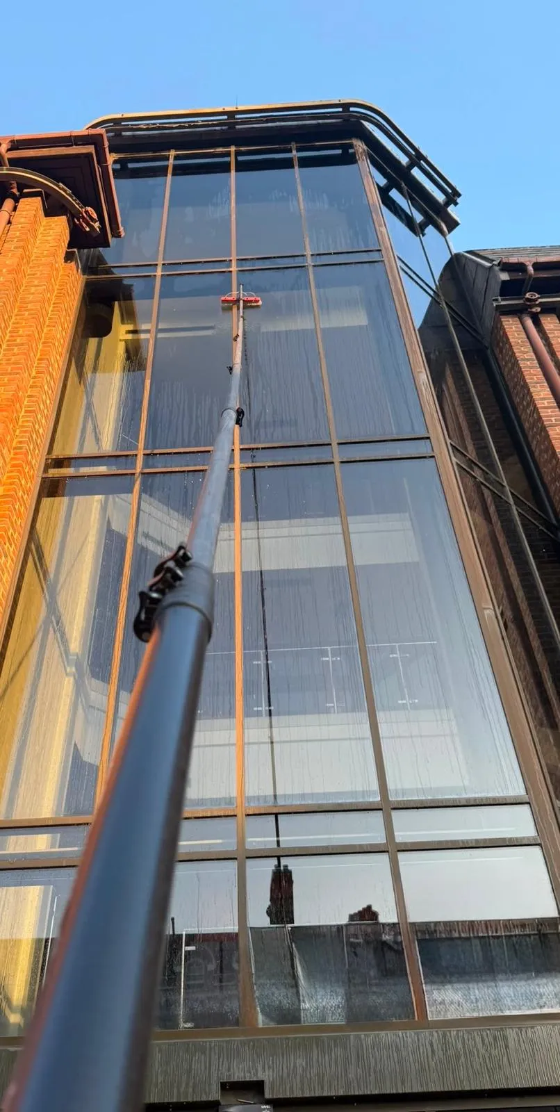 High-level commercial atrium glass cleaning